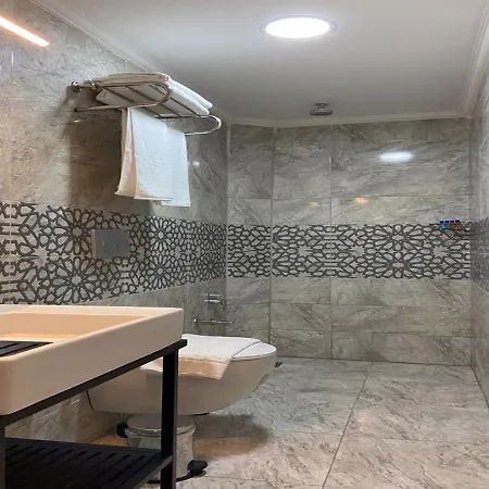 Castle Light Boutique Hotell 3*