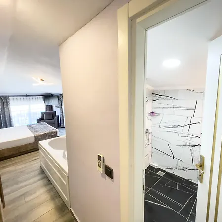 Castle Light Boutique *