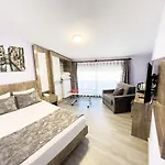 Castle Light Boutique 阿拉尼亚